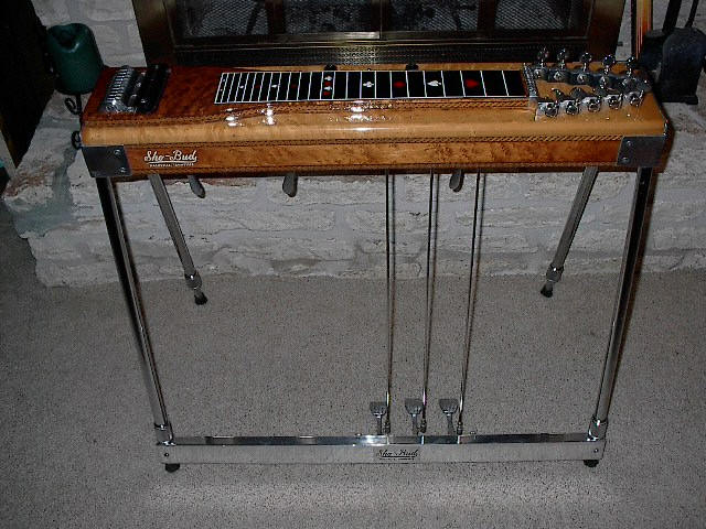 Single-neck, E9th, ShoBud, 3 Pedals, 3 Knee Levers, wooden neck with lacquer finish.